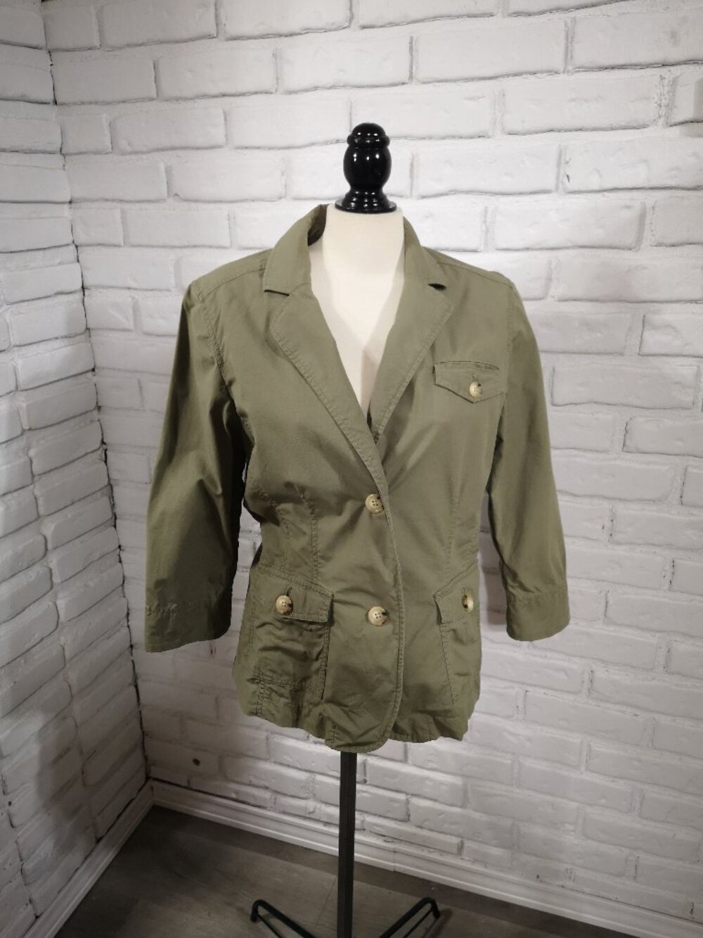 Eddie Bauer Ladies Size 12 Army Green Lightweight 3/4 Sleeves 2 Button Jacket